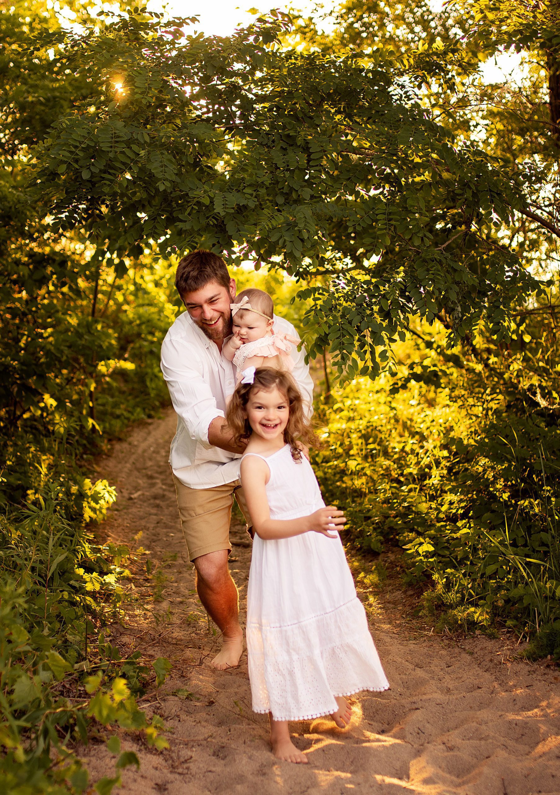 candid family photo by Maria Angeles photography in Erie Pennsylvania