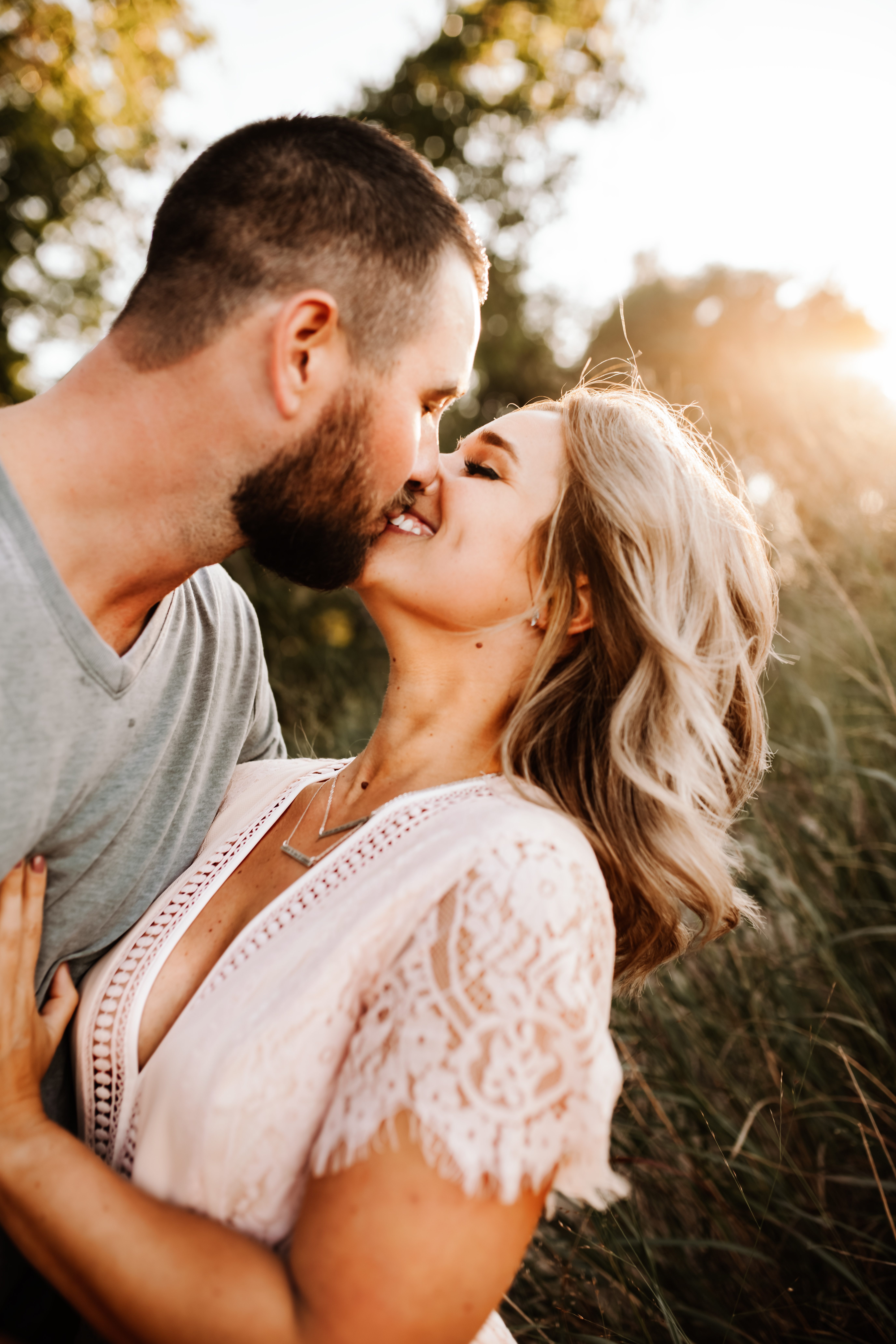 Family photo shoot at golden hour in Presque Isle in Erie Pennsylvania by Maria from Maria Angeles photography
