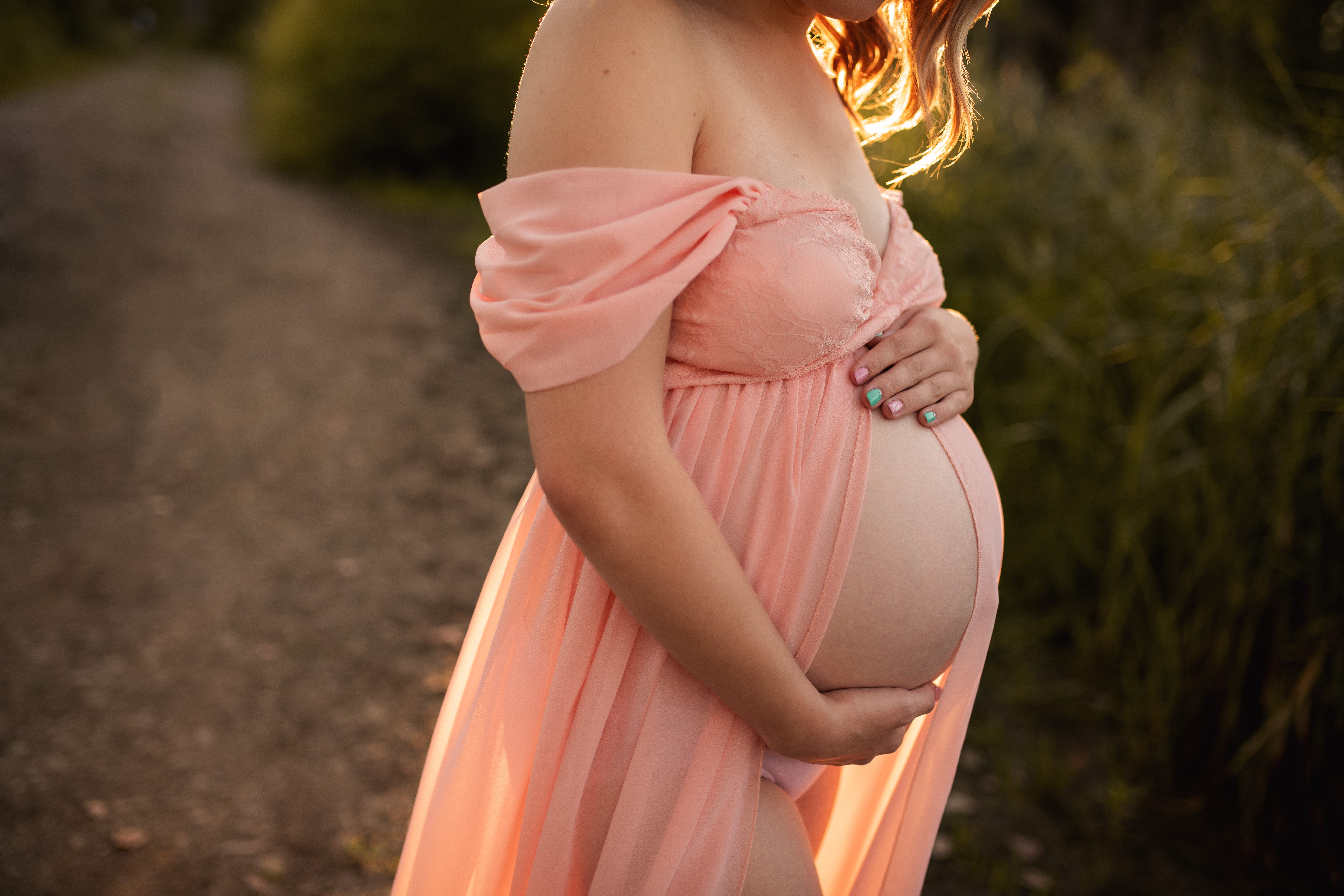 Maternity photo session in Erie Pennsylvania by Maria Angeles photography at golden hour