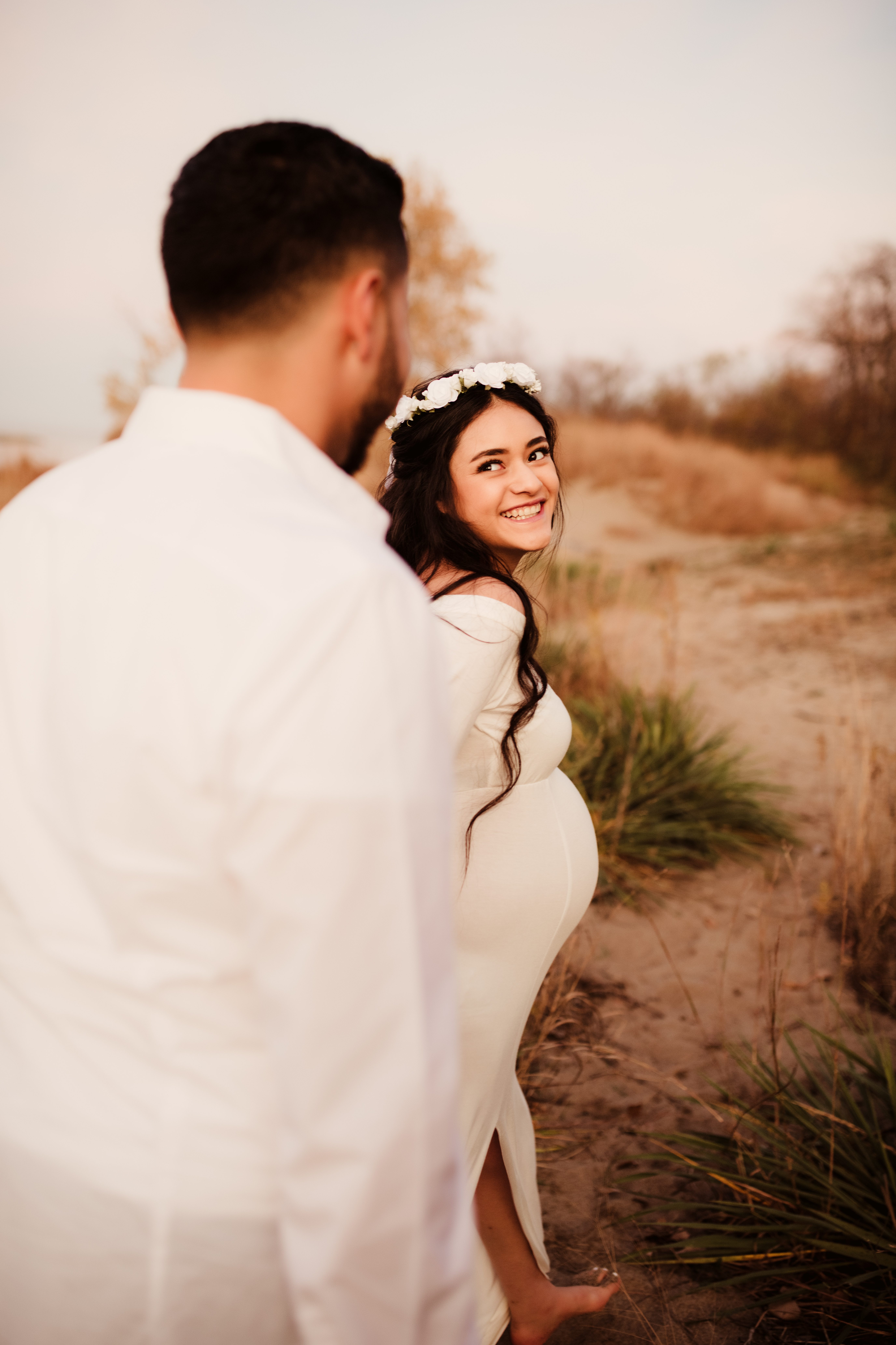 Maternity photo session in Presque isle in Erie Pennsylvania by Maria from Maria Angeles Photography