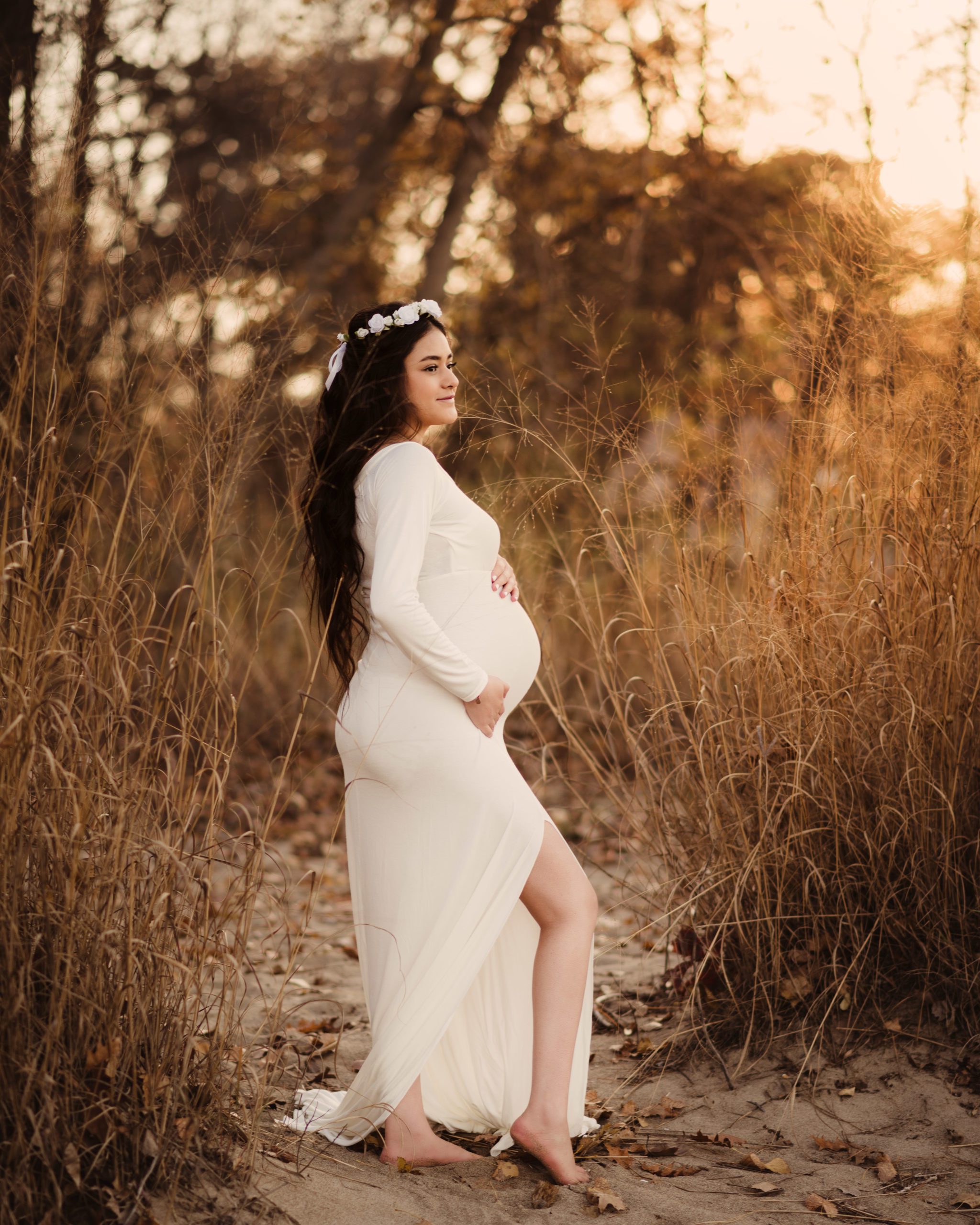 Maternity photo session in Presque isle in Erie Pennsylvania by Maria from Maria Angeles Photography